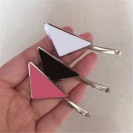 Hot Metal Triangle Hair Clip met Stamp Women Girl Triangle Letter Barrettes Fashion Designer Haaraccessoires Hoge kwaliteit