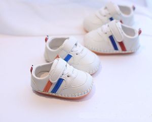 Caliente nuevo 0-18M bebé niña primeros caminantes encantadora suela suave PU zapatillas zapatos recién nacido antideslizante zapatos de cuna zapatos para niños pequeños