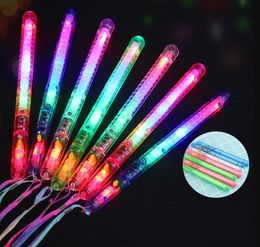 Chaude nouvelle décoration de fête de noël approvisionnement couleur aléatoire baguette clignotante LED lueur lumière bâton patrouille clignotant Concert fête