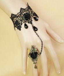 Hete nieuwe Gothic Bronze Lady's Armband Band Ring met European Antique Grain Black Rose Crystal is prachtig en elegant