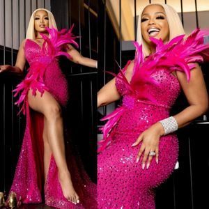 Hot Pink Aso Ebi prom jurken Mermaid Feathers Sexy High Slit -stipjes kralen formele jurk voor zwarte meisjes 2023 Afrikaanse avondjurken ST523