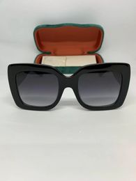 0083S Lunettes de soleil noires surdimensionnées à verres carrés gris, lunettes de soleil design, protection UV 0083 Lunettes de soleil carrées pour femmes de 55 mm, fabriquées en Italie - Livrées avec boîte d'origine