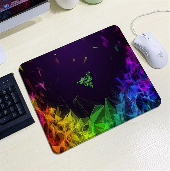 Hot Razer épaissie Gaming Gaming Mouse Pad 240X200X2mm Seaming Tapis de souris tapis pour ordinateur portable Tablet PC DHL FEDEX