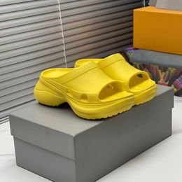 Hete rubberen muilezels slippers schuift sandalen platte platte platform hakken open teen luxe ontwerpers casual mode mooie schoenen 85 mm fabrieksschoenen