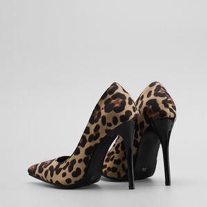 Venda quente - 2019 Único Sexy Mulheres Flor Leopardo Impressão Poined Toe Mulheres Bombas 110mm Moda Sapatos de Salto Alto para Mulheres Sapatos de Vestido de Escritório
