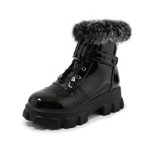 Offre spéciale 2020 mode nouvelle arrivée en cuir pu femmes bottes confortable talon plat noir avec fourrure hiver bottines noir blanc