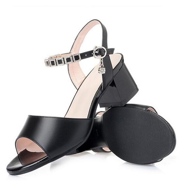 Gran oferta 2020, nuevas sandalias clásicas de piel auténtica con diamantes de imitación, sandalias de verano para mujer, zapatos de mujer de talla grande, sandalias de moda de tacón alto
