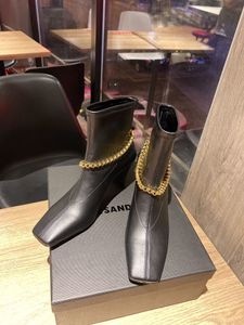 Hot Sale- 2020SS Dames Hoge hak laarzen lederen oppervlak met metalen ketting decoratie mode-booties