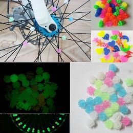 Vente chaude 25pcs Bicycle de vélo roue en plastique Perle à rayures Perge d'étoile Mélange Luminou Perles de roue à vélo coloré Perle en plastique