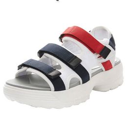 Hot Koop-arrivel Originele mannen vrouwen Zomer Sandalen zwart wit rood Anti-uitglijden sneldrogende Outdoor slippers Zacht Water schoenmaat 36-44