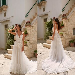 Vente chaude Bohème Robes De Mariée Sexy V-cou Dos Nu Appliqued Dentelle Ruché Robe De Mariée Plage Custom Made Balayage Train Robe De Mariée Pas Cher