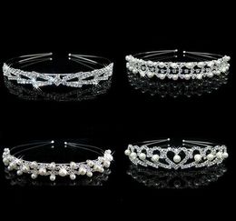 Hot Koop Charm Bruiloft Bruidsmeisje Tiara Crown Hoofdband Hart Bloem Meisjes Liefde Kristal Rhinestone Party Sieraden B179