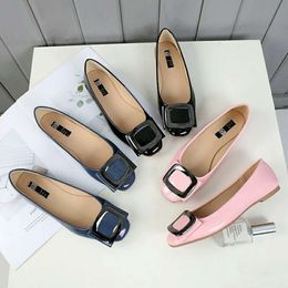 Vente chaude-Classique Casual Chaussures Printemps Eté Hommes Femmes Casual Chaussures Mode Cuir À Lacets Flats Chaussures avec Boîte