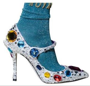 Hot koop-aangepaste mode vrouwen glitter gekleurde edelsteen puntige hoge hakken sexy stelitto hakken diamant schoenen luxe bruid afdedend schoenen