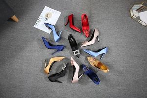 Hot Koop-D Rhinestone Square Button Punted Heel Stiletto Flat 6 cm 8 cm 10 cm Hoogte Huwelijksschoenen Bruidsmeisjes Schoenen