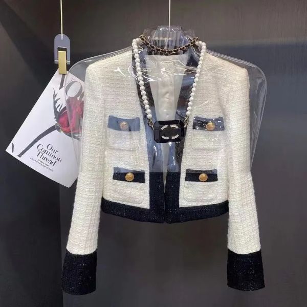 Venta caliente Diseñador de alta calidad Solapa Polo Chaqueta de mujer Moda Bolsillo en el pecho Carta Bordado Estampado Botón de metal Chaqueta de punto de manga larga