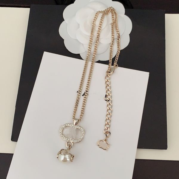 Vente chaude Designer De Luxe Pendentif Colliers De Haute Qualité Marque Lettre Cristal Collier De Perles Liens De Canal Chaînes Populaires Amoureux Bijoux De Noël sx3a