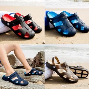 vente chaude pantoufles de créateurs marque crocss hommes sandales plates gelée chaussures décontractées chaussures de pataugeoire mâle double boucle été plage tongs en plein air