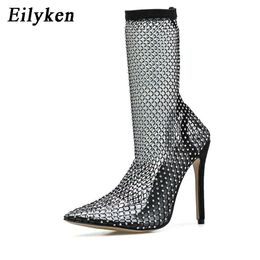 Gran oferta Eilyken, nuevo diseño, botas de calcetín de tejido elástico de malla con diamantes de imitación de cristal, zapatos de punta estrecha transparentes de PVC a la moda, tacones altos sexis