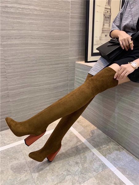 Venta caliente-Botas de cuero estilo estrella de pasarela europea con tacones altos y botas de calcetines de pierna delgada elástica por encima de la rodilla