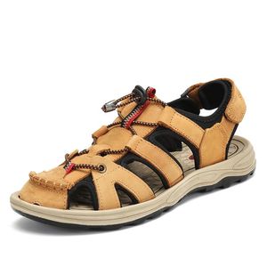 Venta caliente-Moda Nuevas sandalias transpirables Mulas de playa al aire libre Zapatos casuales para hombres Zuecos planos Zapatos De Hombre