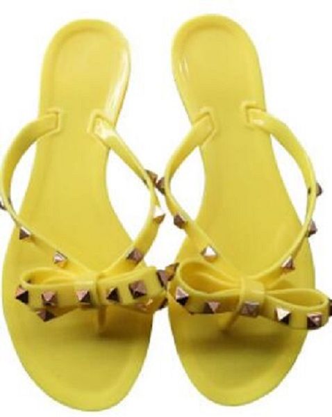 Hot Sale-Fashion New Womens Europe et les États-Unis rivet flip-flop pantoufles en gros chaussures de gelée pour femmes d'été