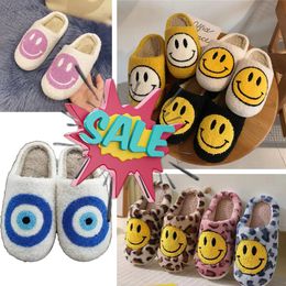 Mode Vrouwen Glimlach Winter Slippers Zacht Pluche Imitatiebont Schoenen Dames Pluizige Harige Platte Thuis Binnen Paar Katoen Smiley Gezicht Wandelschoen groot formaat