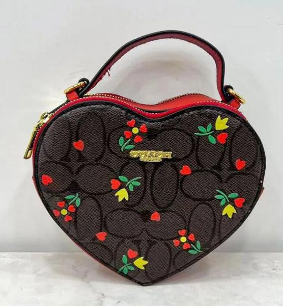 Venta caliente Forma de corazón Bolsas cruzadas para mujeres Bolsas de hombro encantadoras para mujeres PU Cuero de cuero bolsos cruzados de cuerpo cruzado bolsos de mano casuales vintage