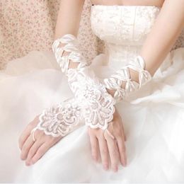 Nieuwe Hot Sale Hoge Kwaliteit Wit Ivory Fingerless Wedding Handschoenen Goedkope Sheer Kant Beaded Bridal Handschoenen