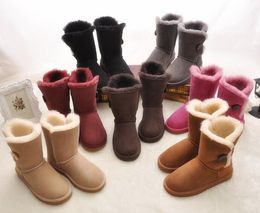 Hot Sale Hot Sell Nieuwe klassieke ontwerpknop 058030 Meisje Dames Sneeuwlaarzen AUS Korte Snow Boots Fur Integration Keep Warm Boots