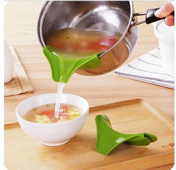 Vente chaude Cuisine Gadget Entonnoir Anti-déversement Casseroles Jante Silicone Déflecteur Liquide Diversion Bouche Cuisine Cuisine Outil Commodité GB698