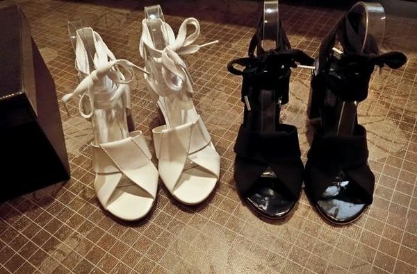 Venta caliente-estilo coreano ~ b095 34 cuero genuino cruzado atado sandalias de tacón grueso negro blanco diseñador de lujo pasarela sexy verano moda mujer