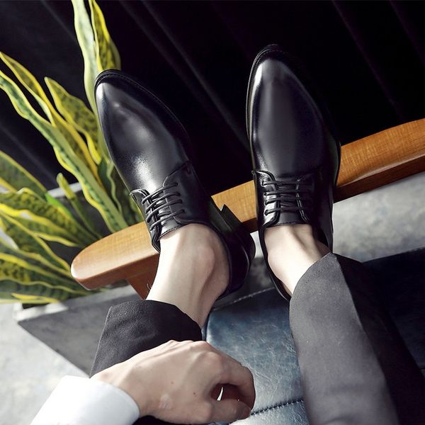 Vente chaude-Chaussures en cuir noir chaussure de mariage pour hommes mode mâle chaussures Oxford formelles appartements décontractés à lacets affaires chaussures à bout pointu pour hommes