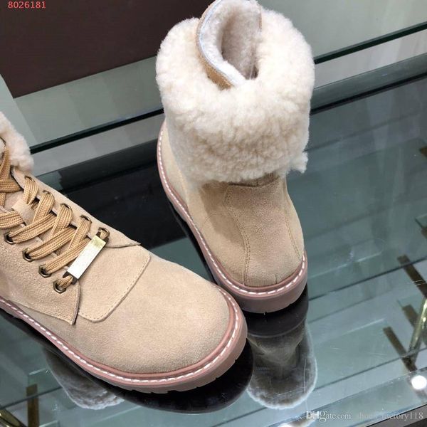 Vente chaude-Chaussures de luxe Articles en cuir haut de gamme importés Laine importée doublée de bottes en laine à la mode pour femmes chaudes et confortables