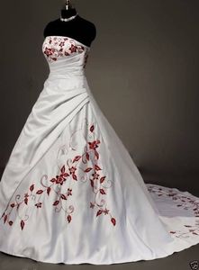 Blanc Rouge Broderie Robes De Mariée Boule Avec Appliques Robe De Bal Robe De Soirée Robes De Mariée QC1005