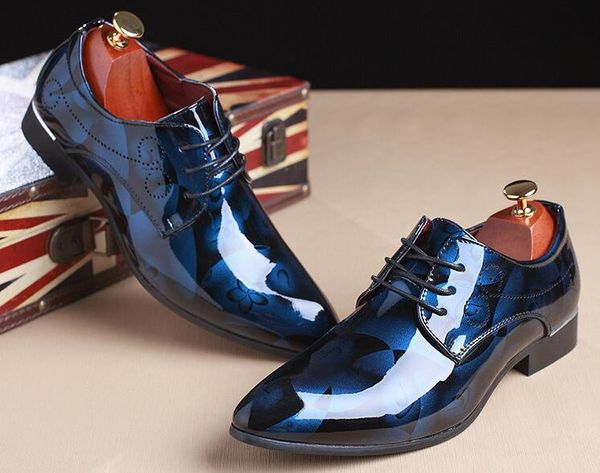 Venta caliente-Hombres Zapato de vestir Patrón de cocodrilo Zapatos formales elegantes para hombre Zapatos de traje de diseñador clásico de cuero para fiesta de bodas Fondo de cuero rojo