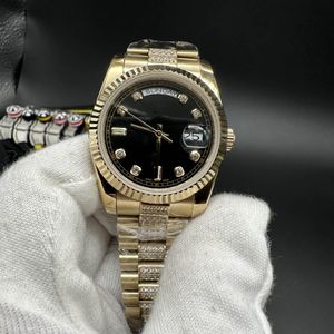Gran oferta de reloj para hombre, reloj con correa de diamante de fila media, esfera negra de 36 MM, reloj de acero inoxidable dorado, relojes mecánicos automáticos