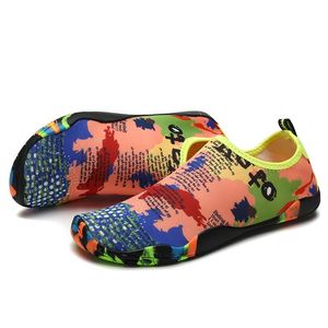 Venta caliente-Zapatos de agua para hombres Zapatos de playa transpirables para hombres Zapatillas de natación Zapatillas de deporte ligeras para yoga Pisos
