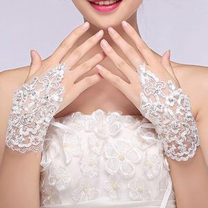Offre spéciale nouveauté pas cher en Stock dentelle Appliques perles sans doigts longueur de poignet avec ruban gants de mariée accessoires de mariage