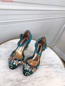 Venta caliente-nueva moda mujer tacones altos zapatos de vestir Decoración de diamantes Verde azulado, Borgoña y púrpura tamaño 34-41 altura del tacón 10 cm