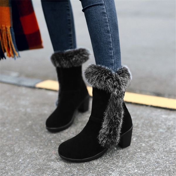 Venta caliente-Nuevas botas de nieve para mujer con decoración de piel real Invierno Sólido Flock Tacones altos y gruesos Punta redonda Zapatos casuales Moda retro Botas sin cordones