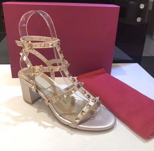 Venta caliente-Nuevas sandalias de cuero para mujer Sandalias de plataforma de tacones altos Tacones altos atractivos 6.5 cm 9.5 cm Zapatos de remaches de moda