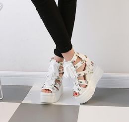 Venta caliente-r Nueva moda Sandalias de plataforma Cuñas Parte inferior gruesa Zapatos de mujer casuales Tacones altos Sandalias