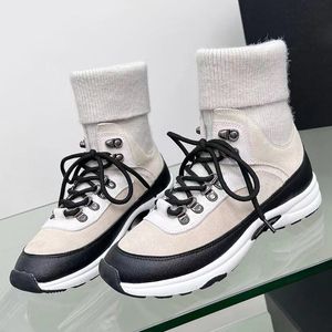 Venta caliente zapatillas de deporte de punta redonda para mujer suela gruesa con cordones calcetines para caminar fuera de tejer aumento de altura primavera otoño mujer zapatillas de deporte planas clásicas causales