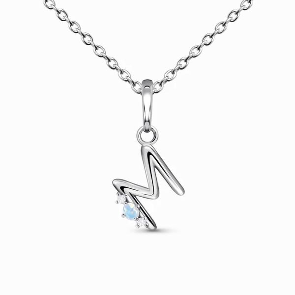 Vente chaude S925 lettre en argent sterling M incrustée de collier pendentif en pierre de lune pour les bijoux polyvalents de la mode exquise des femmes