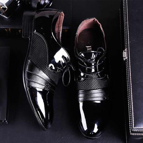 Vente chaude-chaussures pour hommes chaussures en cuir verni pour hommes coiffeur robe marron hommes élégants chaussures classique zapato hombre formel rugan ayakkab