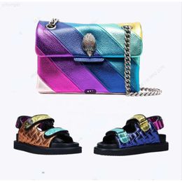 Hot Sale Slipperslkensing Gestreepte Crossbody Regenboogschoenen en tas Twee stukken Eén set Designer Kleurrijke diaslippers