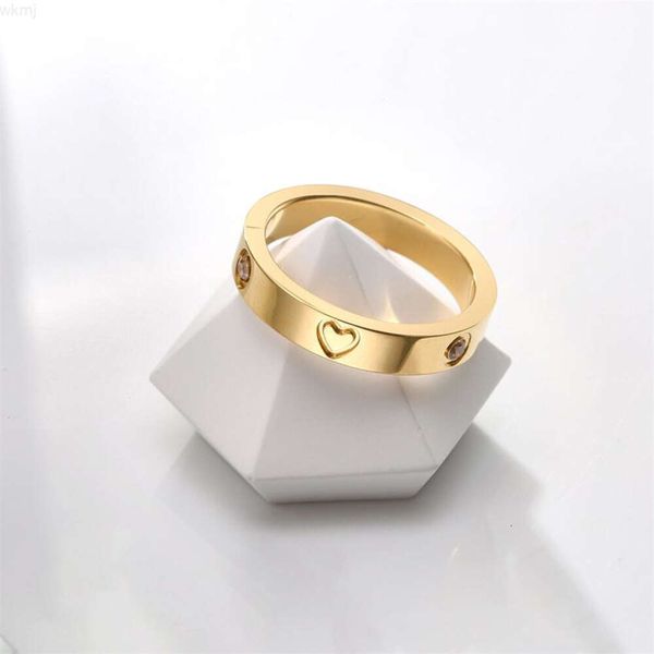 Gran oferta, anillo de circonio en forma de corazón de acero inoxidable, anillo de pareja en forma de corazón, chapado en oro Pvd, resistente a la corrosión, sin decoloración