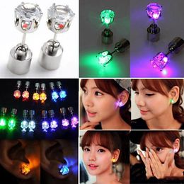 Hot Sale Stud Earrings Designer Oorbellen Charm van de LED's licht op tot Crown Een gloeiende kristal roestvrij oordruppels oor oorbel sieraden