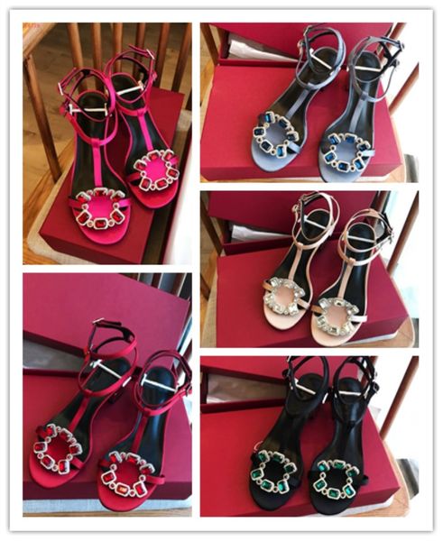 Vente chaude-Top qualité casual chaussures pour femmes importe des tissus correspondant à des diamants brillants Charme délicat Sandales à talons chaton pour femmes